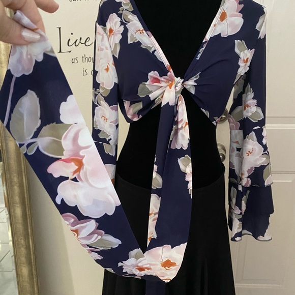 Boho Gypsy Blue Floral Crop Top Bell Sleeve Knot - Picture 7 of 9